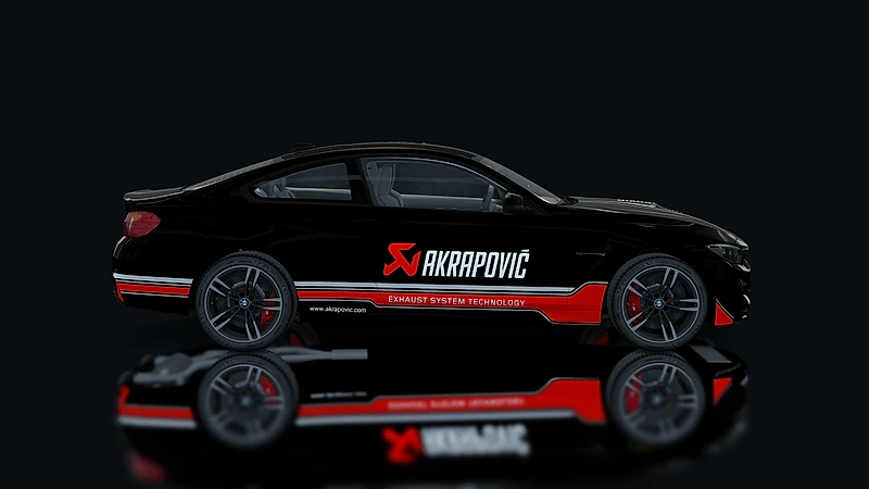BMW M4 Akrapovic – side view