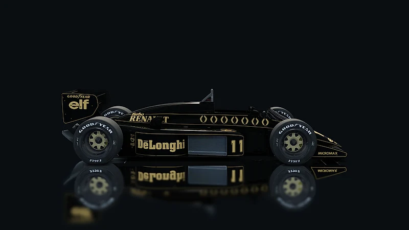 Lotus Classic Cars Lotus 98T – Seitenansicht