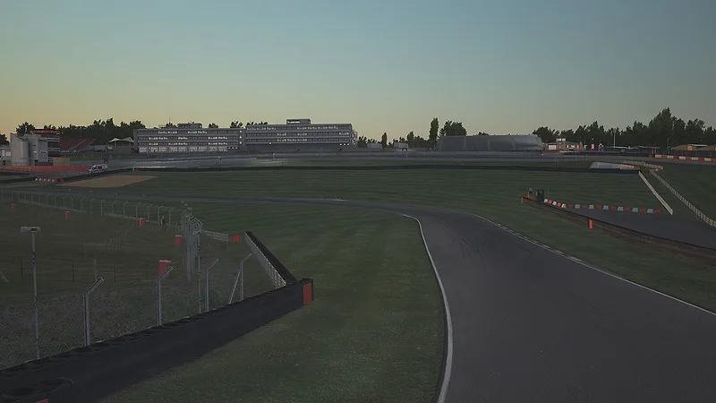 Brands Hatch - Indy – Kurvenansicht 2