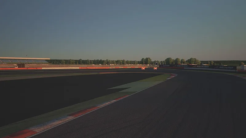 Silverstone GP – corner view 1
