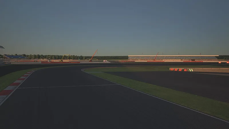 Silverstone - International – Kurvenansicht 1