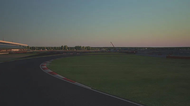 Silverstone - National – Kurvenansicht 2