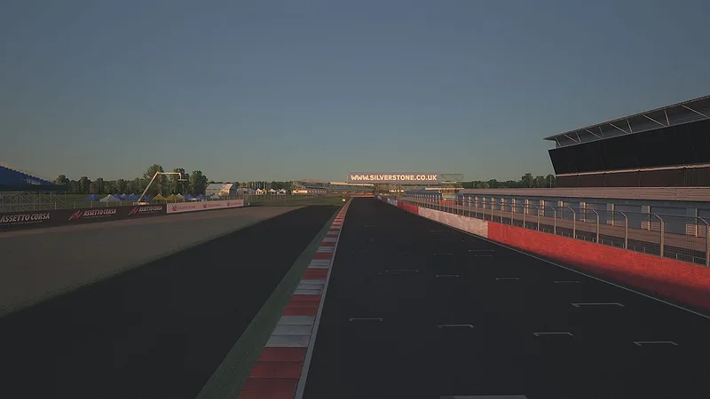 Silverstone - National – Start und Ziel